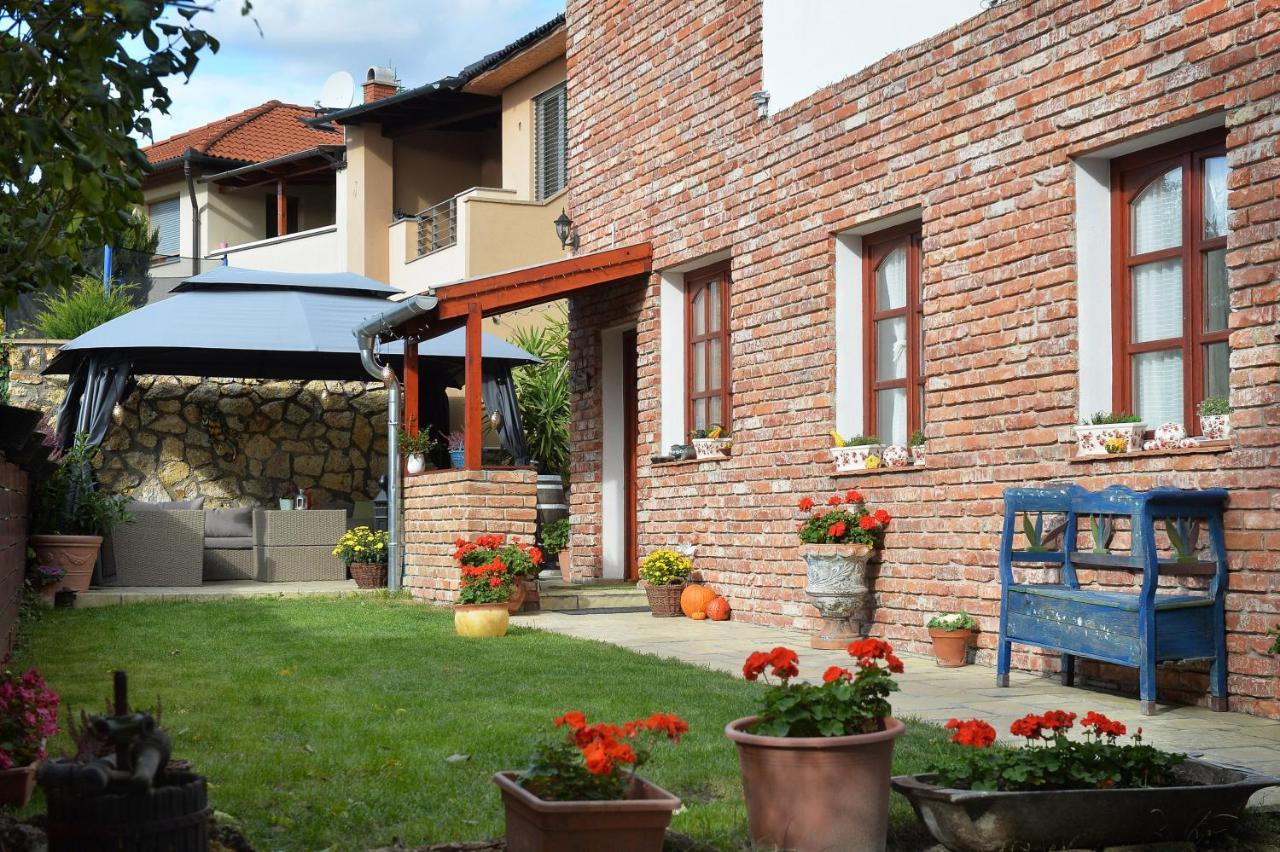 Janicsar Garden Apartman 埃格尔 外观 照片