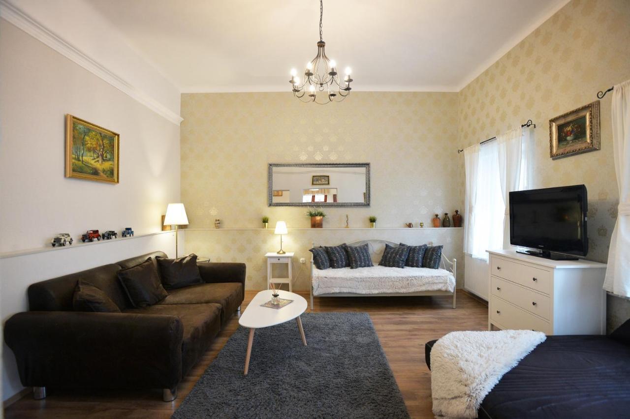 Janicsar Garden Apartman 埃格尔 外观 照片