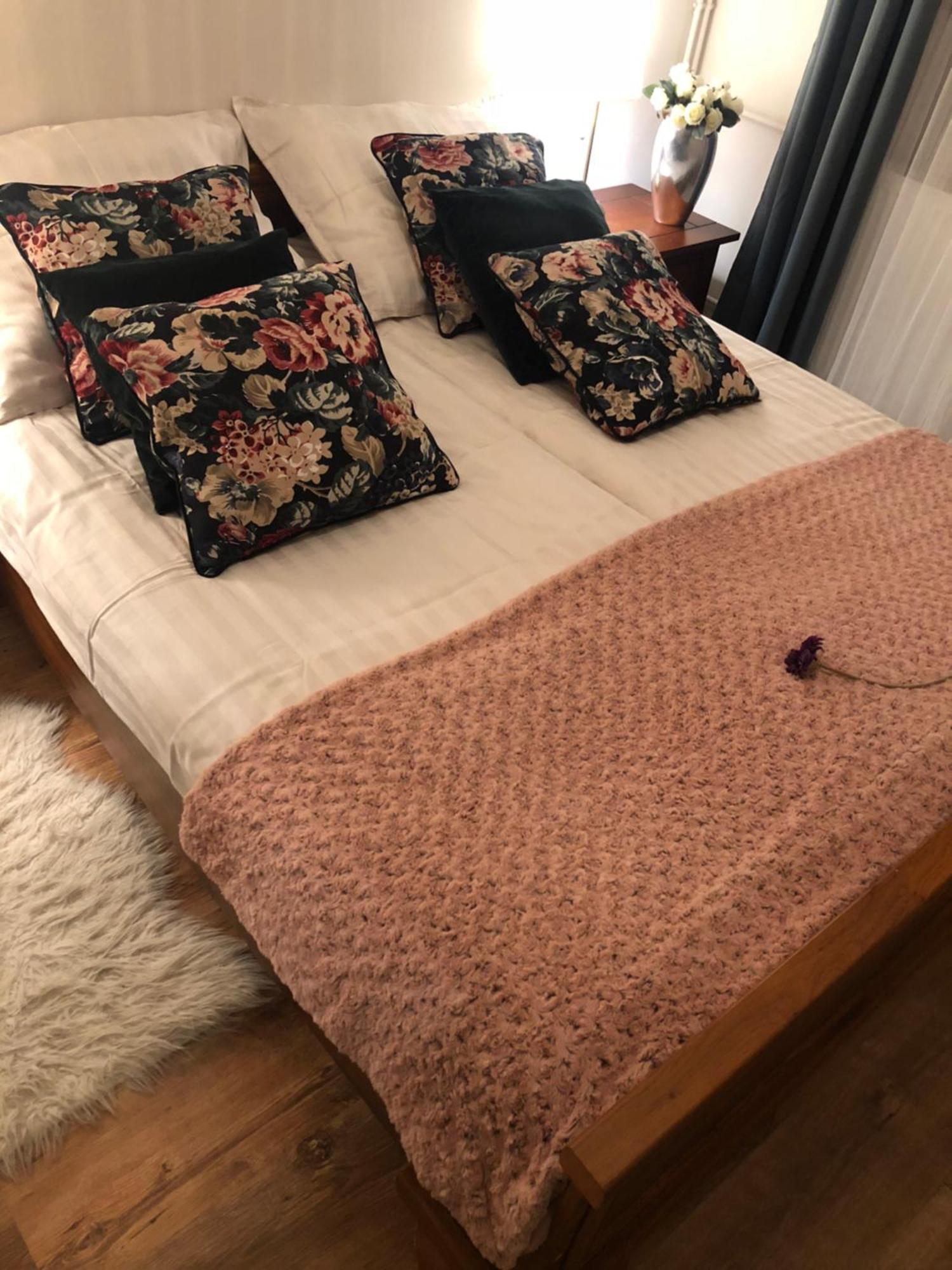 Janicsar Garden Apartman 埃格尔 外观 照片